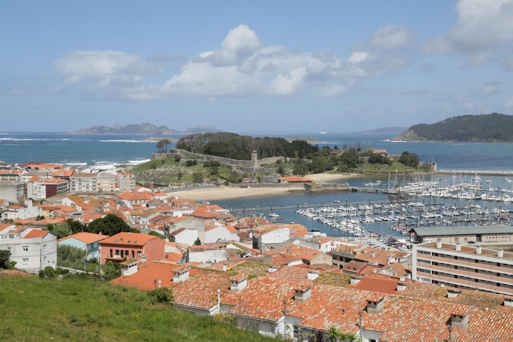 Inmejorables Vistas A Las Islas Cies Baiona Exterior foto